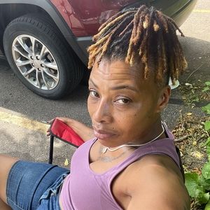 Meet your Posher, Denée